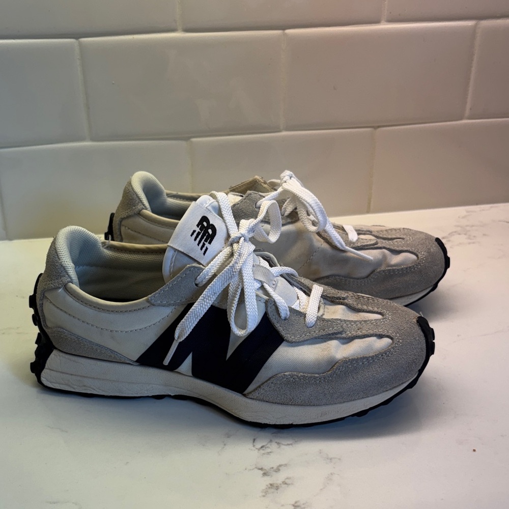 New Balance Kids 327 size 2.5 Sneakers